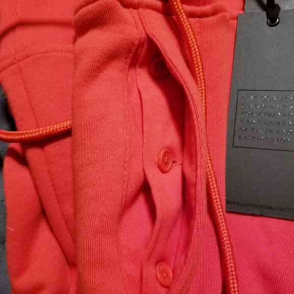 Akoo - Picture 4 of 9